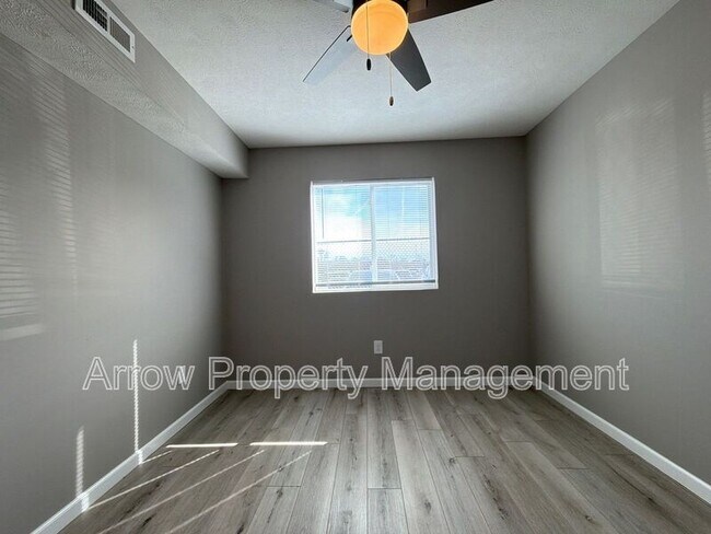 Building Photo - 2140 J St