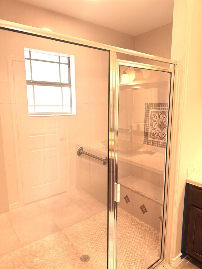 Building Photo - 616 Waxwing Cedar Drive