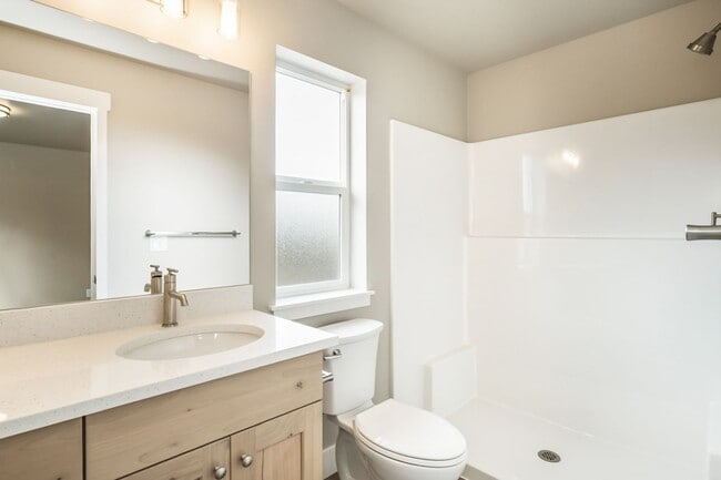 Building Photo - Brand New 3 Bed Townhome - Half Month Rent Credit!