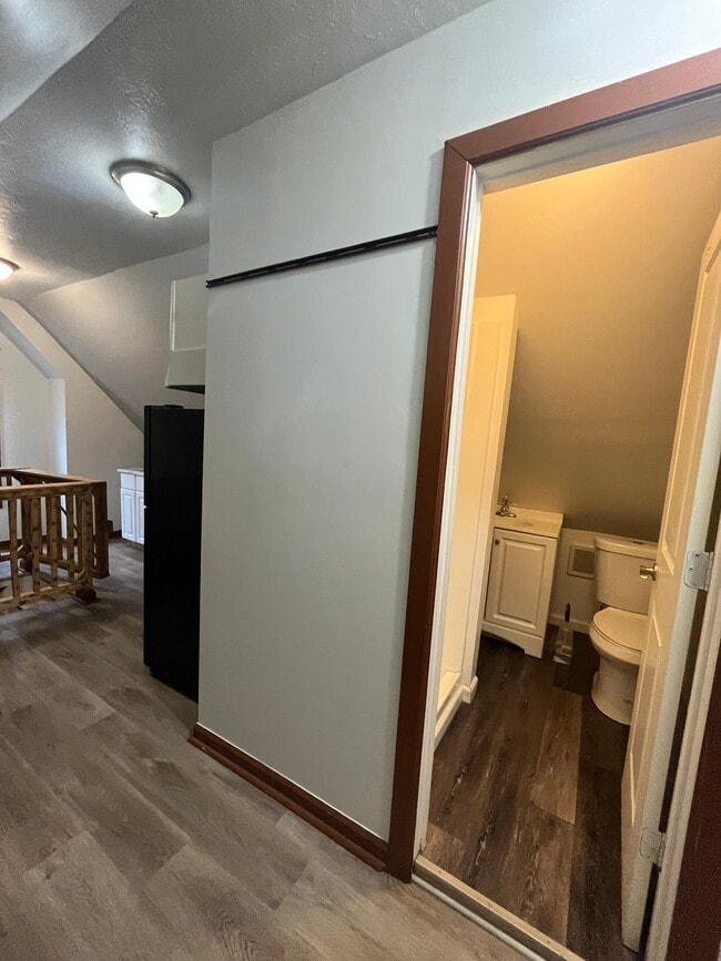 Building Photo - 3442 W 54th St