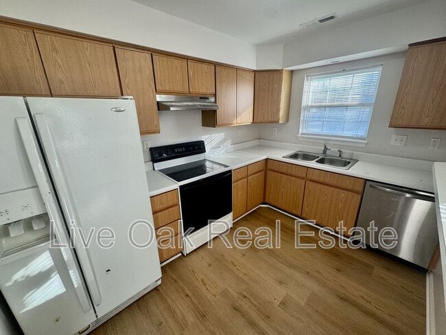 Building Photo - 1562 Indiana Ave