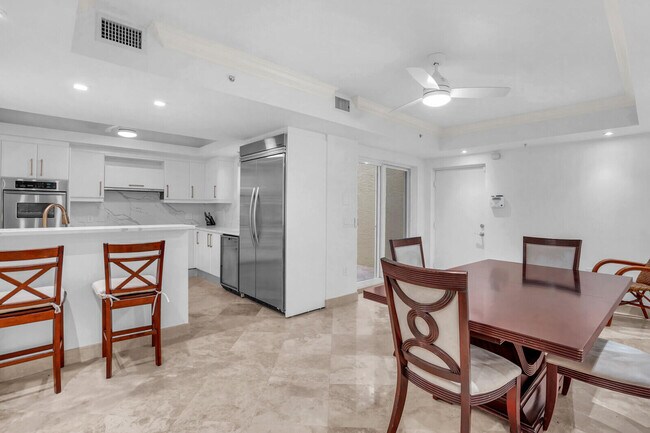 Building Photo - 2051 SE 3rd St