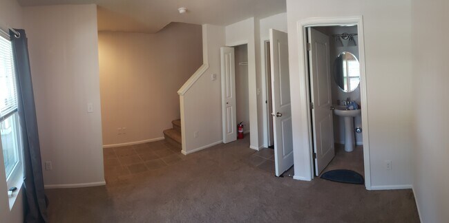 Building Photo - 3425 30th Dr