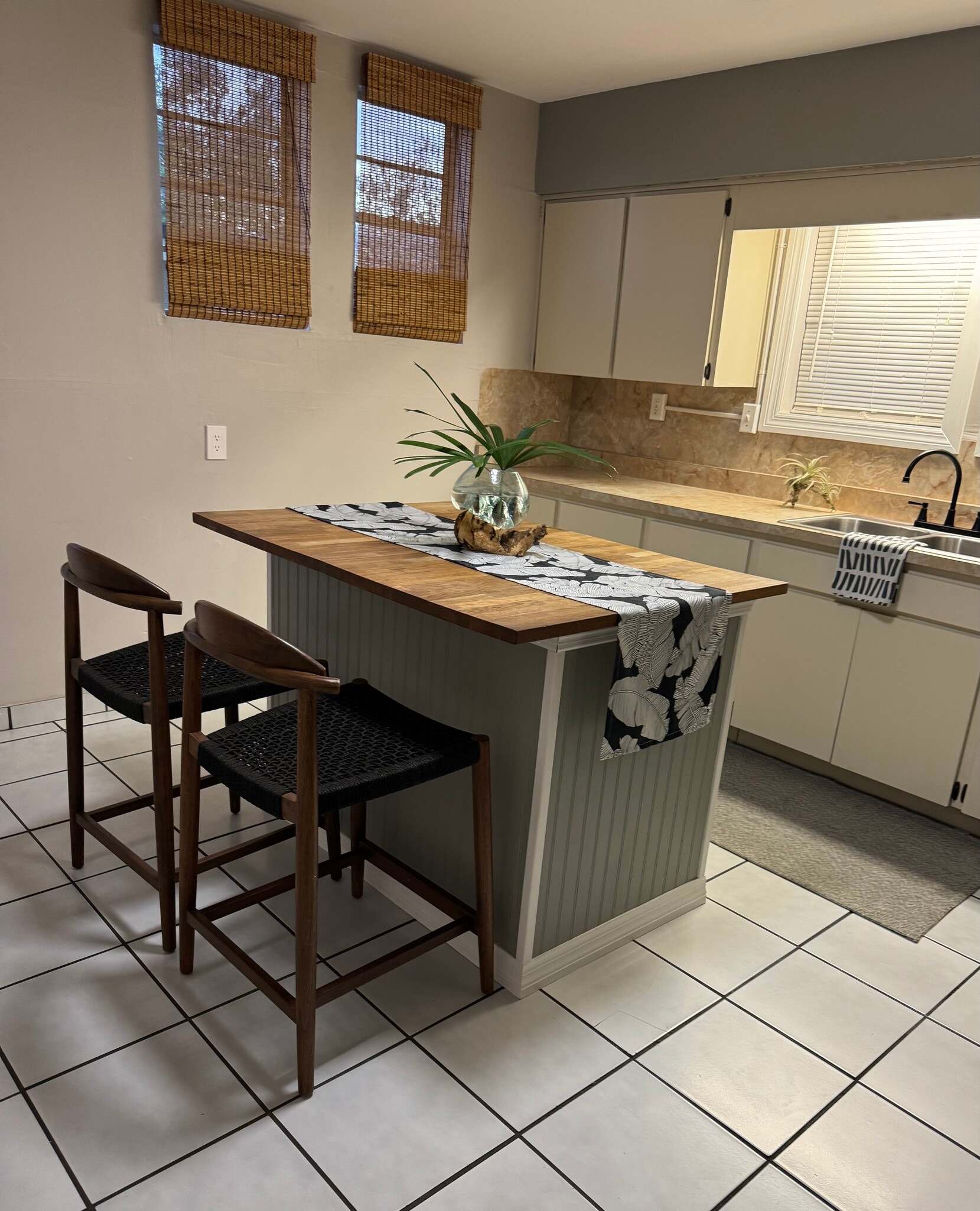 Building Photo - 2221 Corrine St