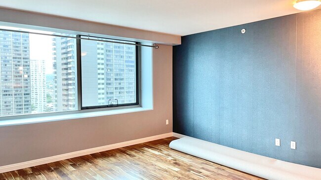 Building Photo - 2 BEDROOM CONDO UNIT IN CONVENIENT DOWNTOW...