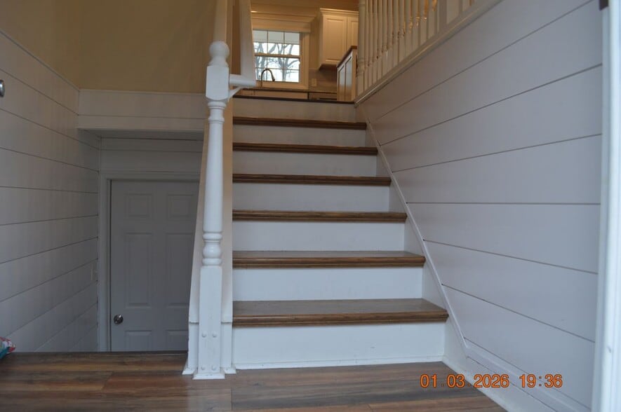 Building Photo - 1636 Gibbons Rd