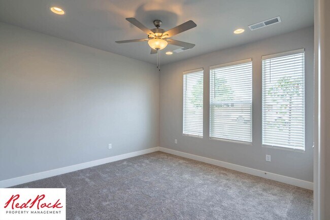 Building Photo - Beautiful 4-Bedroom 2.5 Bath with a 3 Car ...
