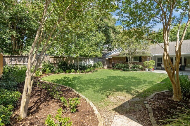Building Photo - 10603 Lynbrook Dr