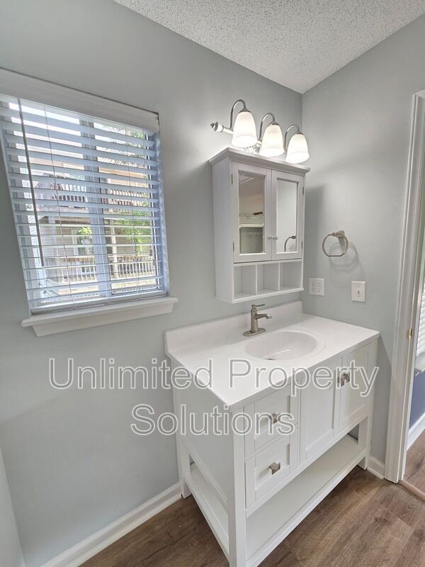 Building Photo - 5211 Lapaloma Ct