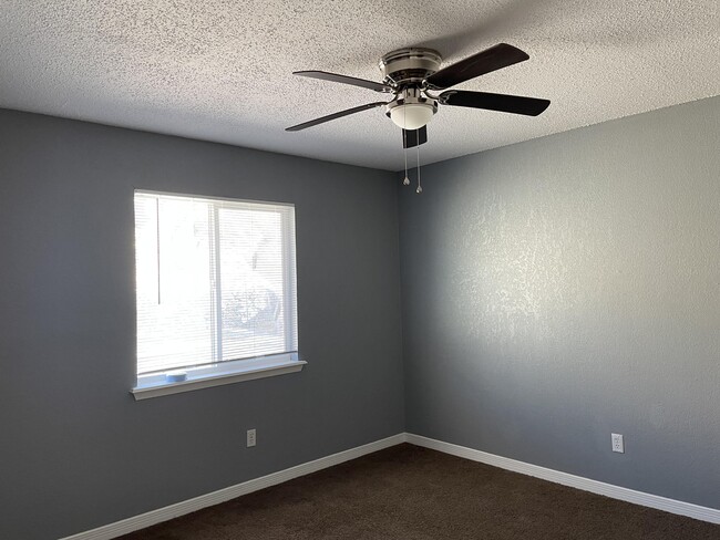 Building Photo - 8137 Staghorn Dr