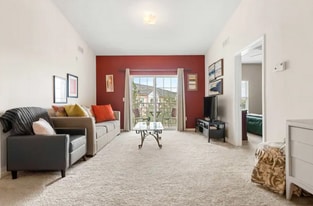 Building Photo - 8201 Green Parrot Road