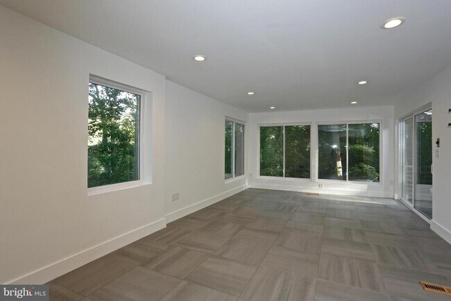 Building Photo - 6306 Dahlonega Rd