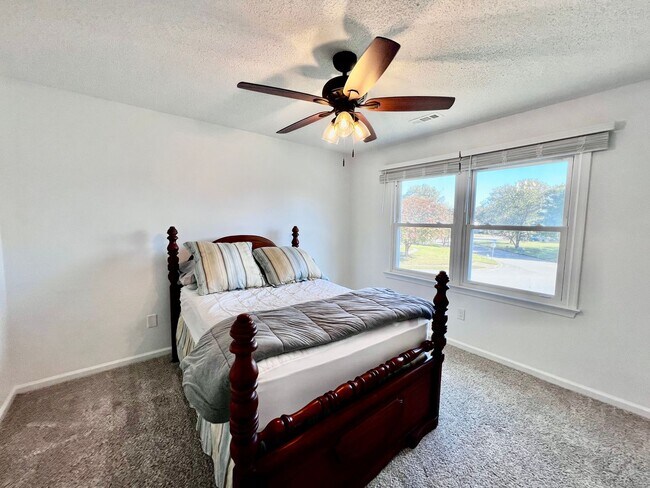 Building Photo - Beautiful home in the desirable Wellington...