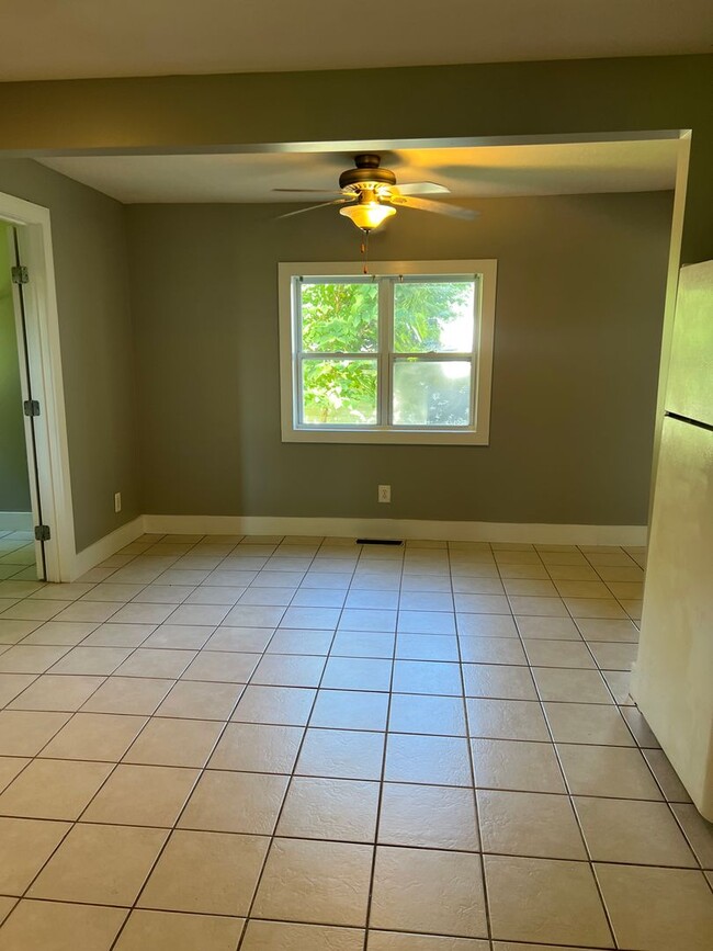 Building Photo - 3 Bed/1 Bath House