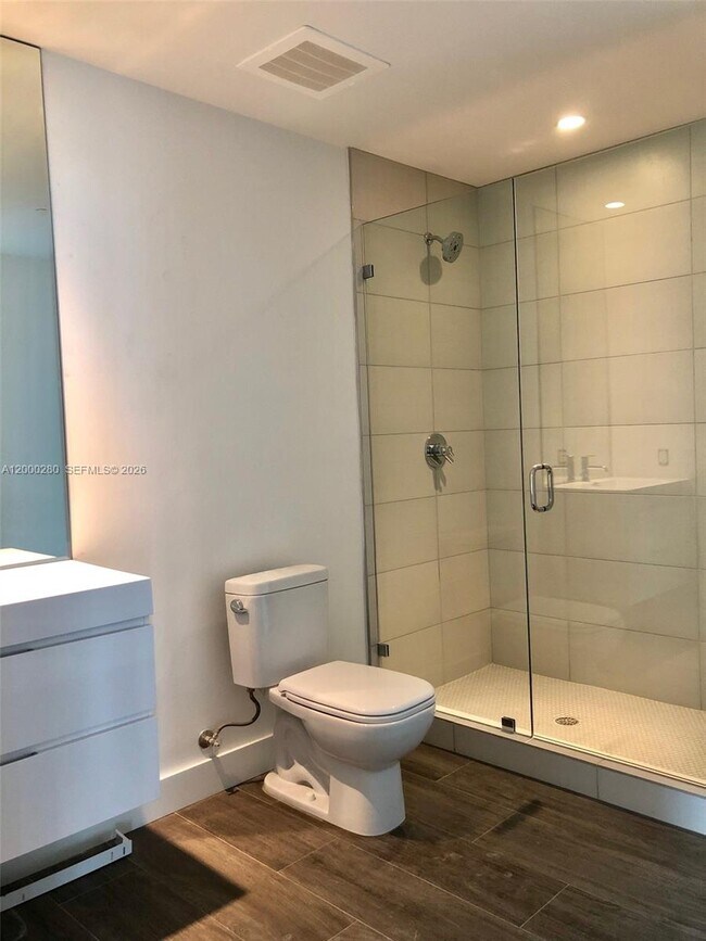 Building Photo - 2900 NE 7th Ave