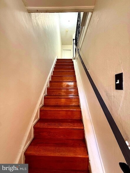 Building Photo - 5118 Oakland St