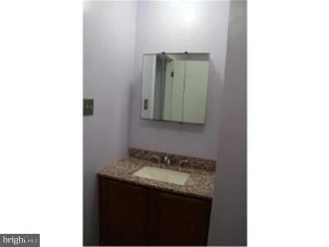 Building Photo - 103 Lennox Ct