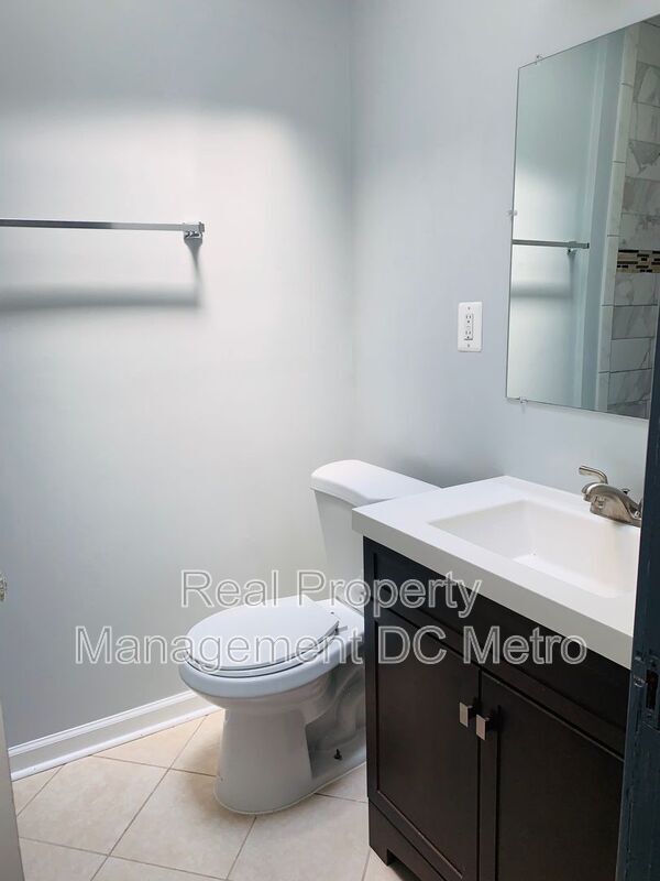 Building Photo - 1397 Sheridan St NW