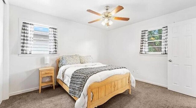 Building Photo - PRE-LEASING for JULY - Modern Chic 3 Bedroom Home