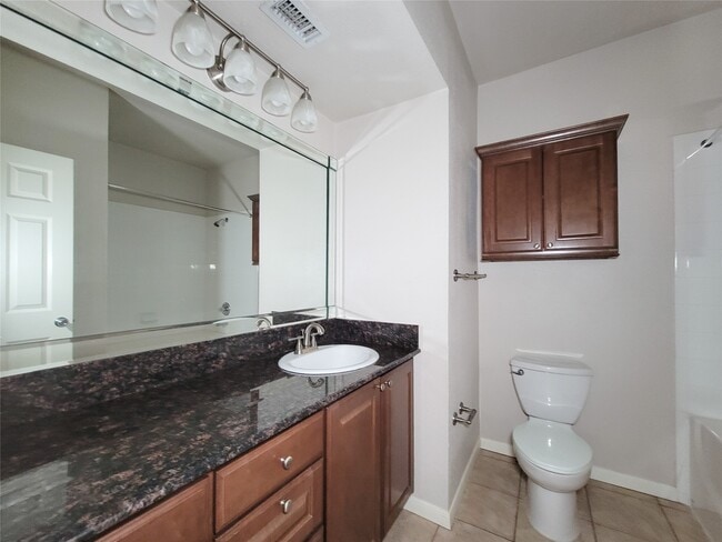 Building Photo - 2255 Braeswood Park Dr