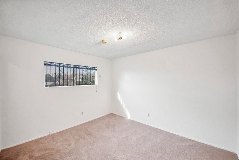 Building Photo - 2458 Normandie Ave