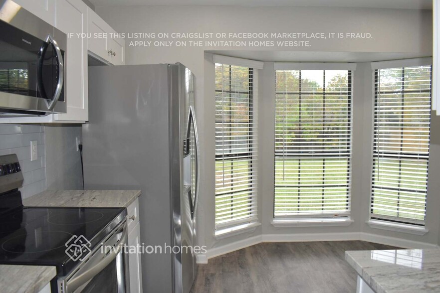 Building Photo - 3120 Woodlark Dr