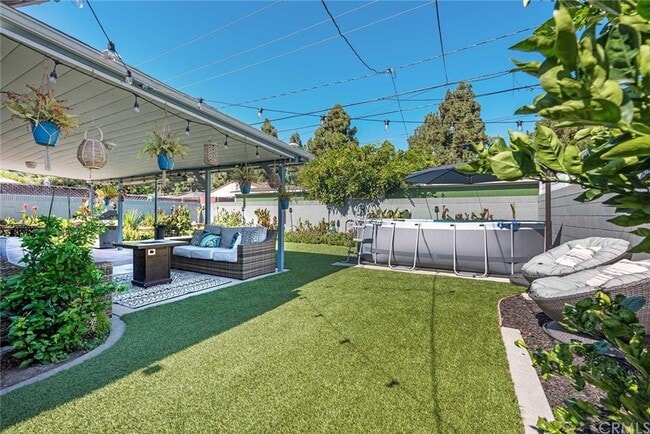 Building Photo - 5635 Pimenta Ave