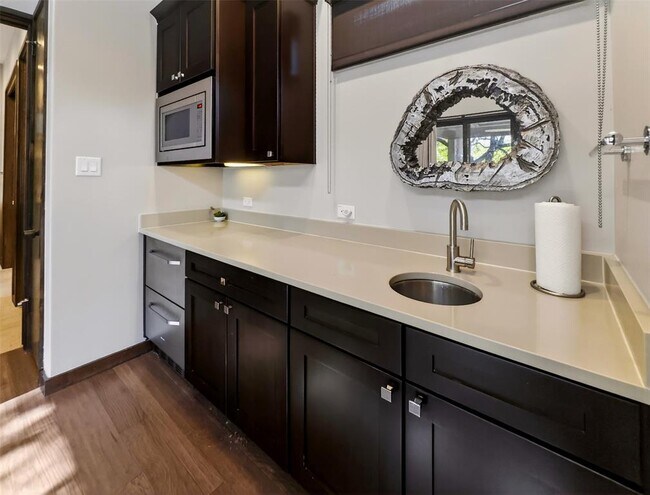 Building Photo - 2113 Barbaro Way