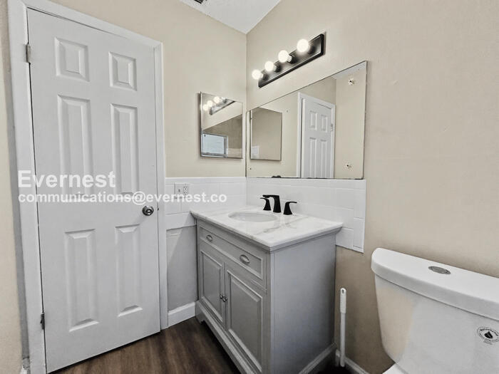 Building Photo - 5701 Manchester St N