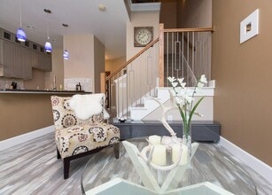 Building Photo - 1700 Perez St