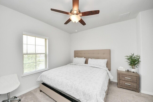 Building Photo - 8922 Golden Mist Dr