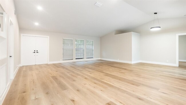 Building Photo - 6411 NW 54th Dr