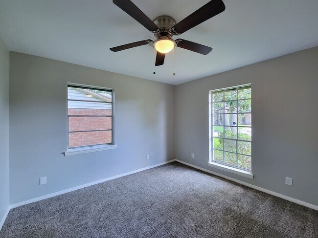 Building Photo - 3919 Hickok Ln