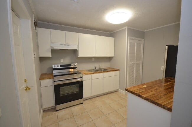 Building Photo - 1453 Clermont Ave