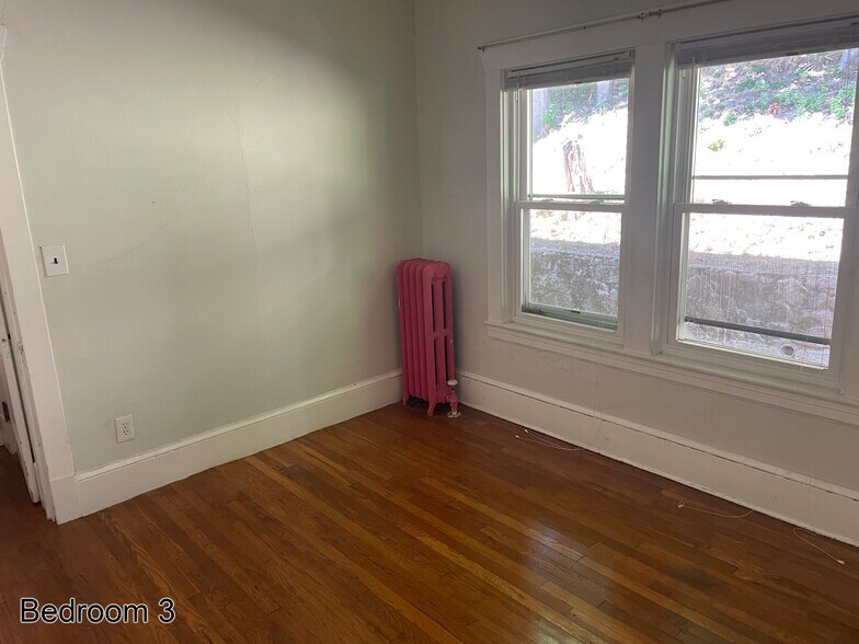 Bedroom 3 - 43 Beaconsfield Rd