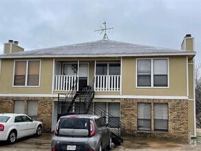 Building Photo - 147 Allencrest Dr