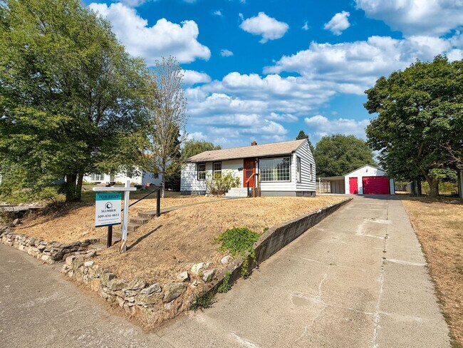 Building Photo - 6119 N Braeburn Dr