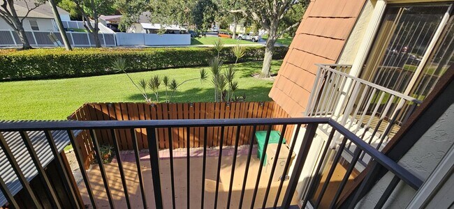 Building Photo - 11865 SW 11th Ct