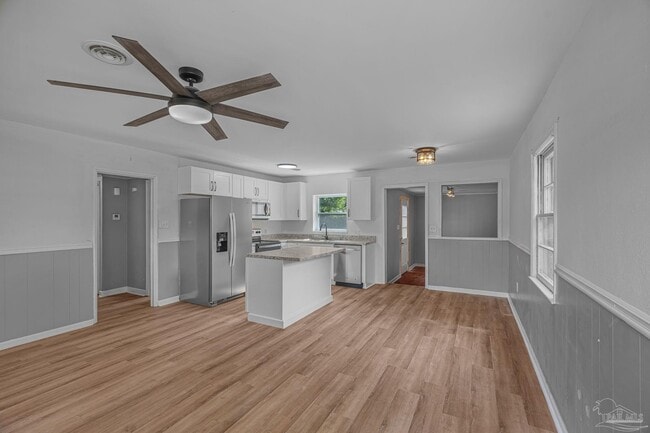 Building Photo - 3211 Torres Ave