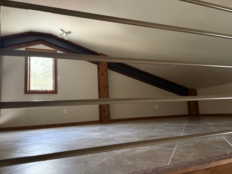 Building Photo - 11923 Fuller Rd