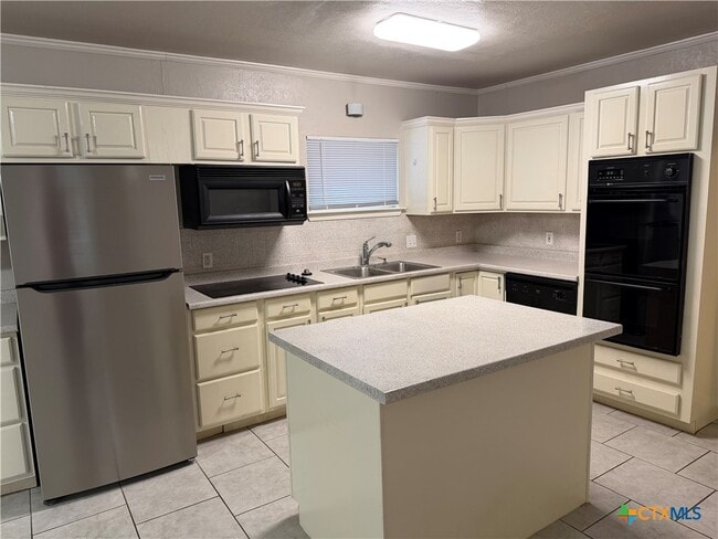 Building Photo - 904 Palmetto St