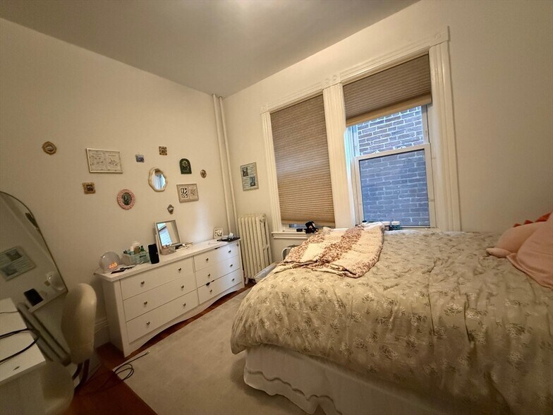 Building Photo - 98 Cypress St