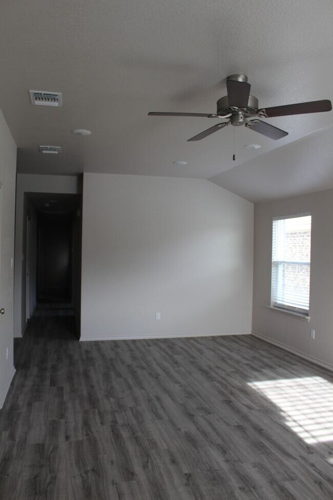 Building Photo - 2416 FM 1113