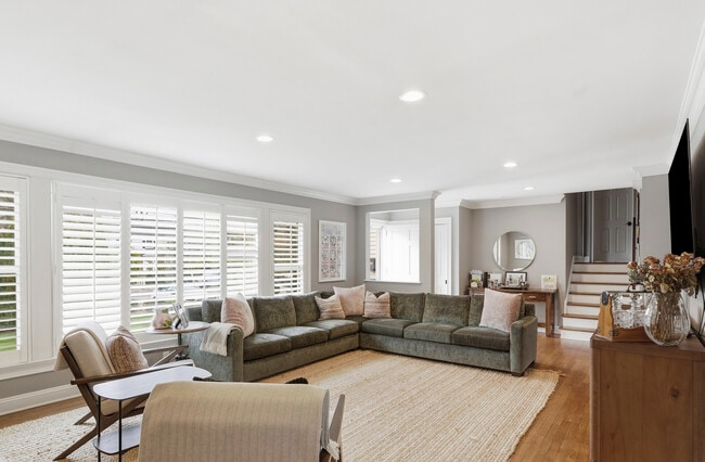 Building Photo - 221 Mamaroneck Rd