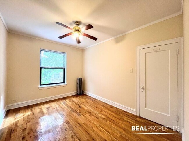 Building Photo - 1 bedroom in CHICAGO IL 60625