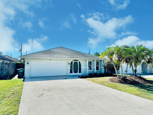 Building Photo - 840 104th Ave N