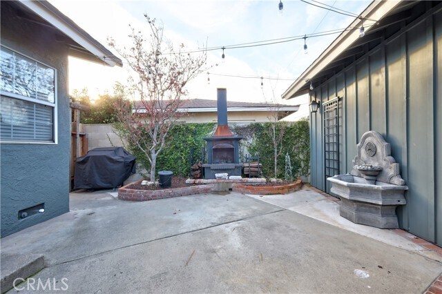 Building Photo - 247 E Hurst St