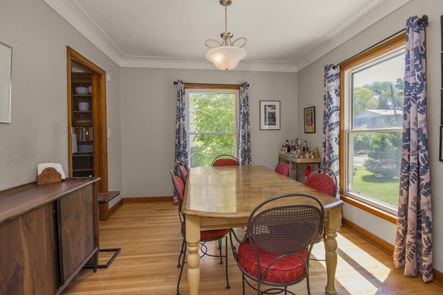 Building Photo - 412 Bircher Ave