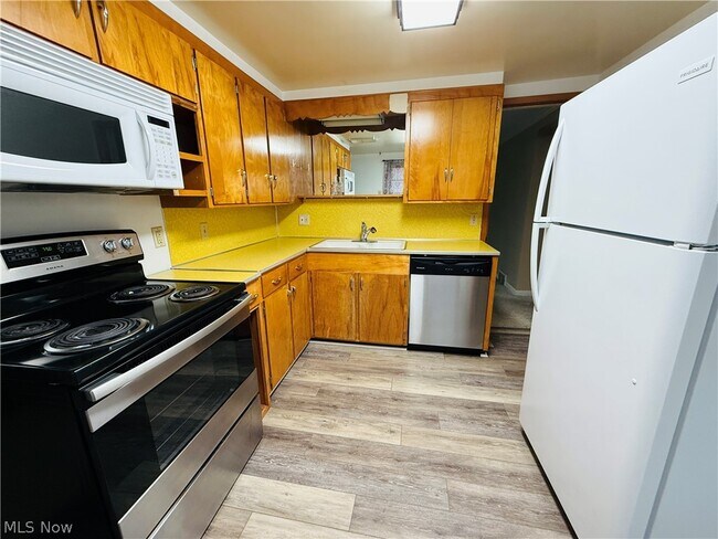 Building Photo - 1602 Logan Ave NW