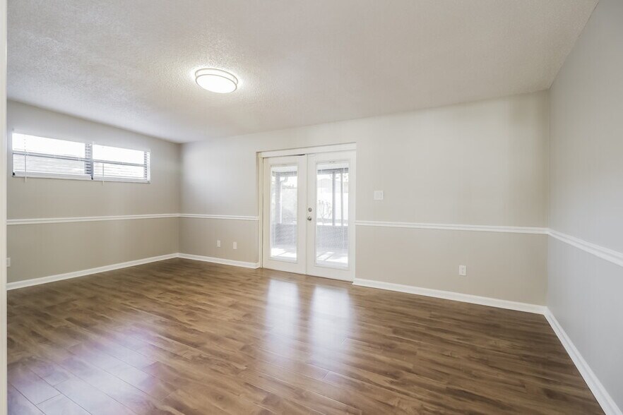 Building Photo - 8318 Mattituck Cir